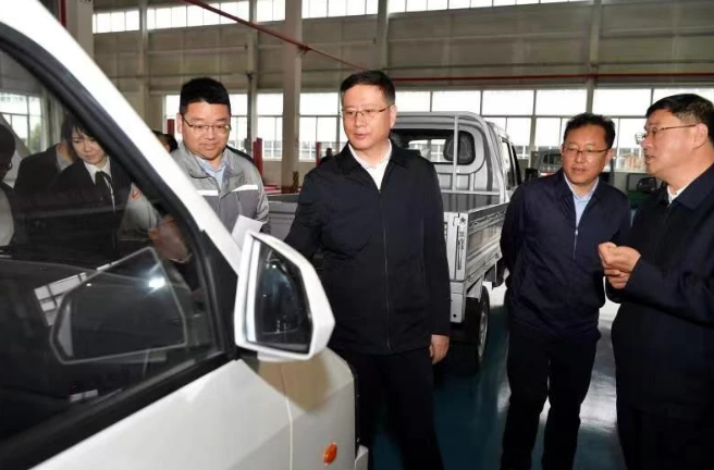 遵義市委書記李睿一(yī / yì ／yí)行到(dào)貴州航天成功汽車公司調研