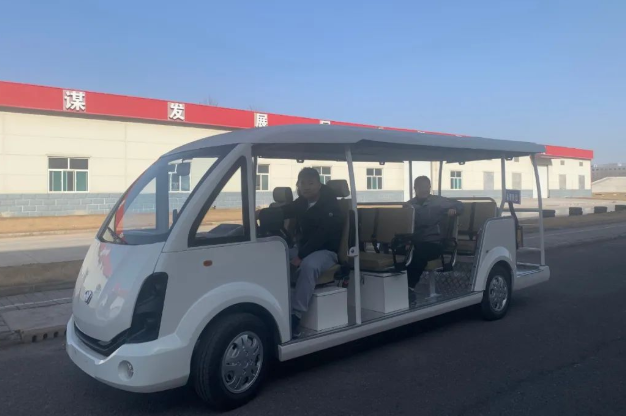 【工作動态】員工便民通勤車亮相成功汽車園區！