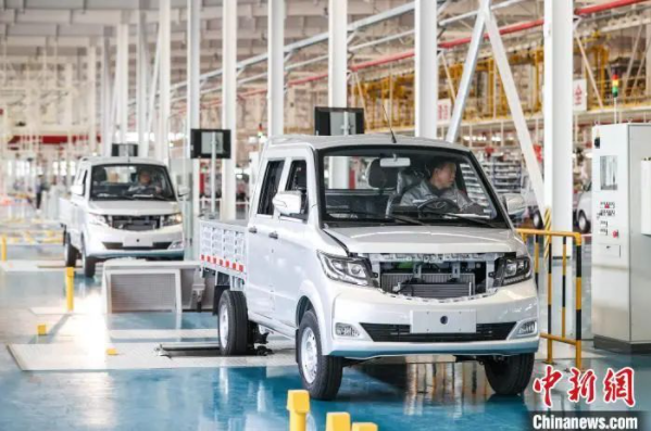 貴州彙川：趕訂單 汽車工廠生産忙