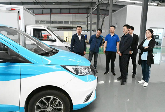 省工信廳、市工信局調研組深入成功汽車調研